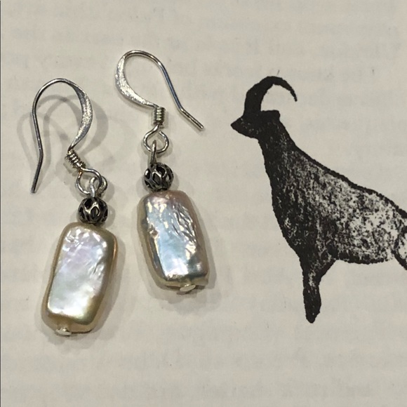 Fishnet Pearl Earrings - Picture 3 of 6